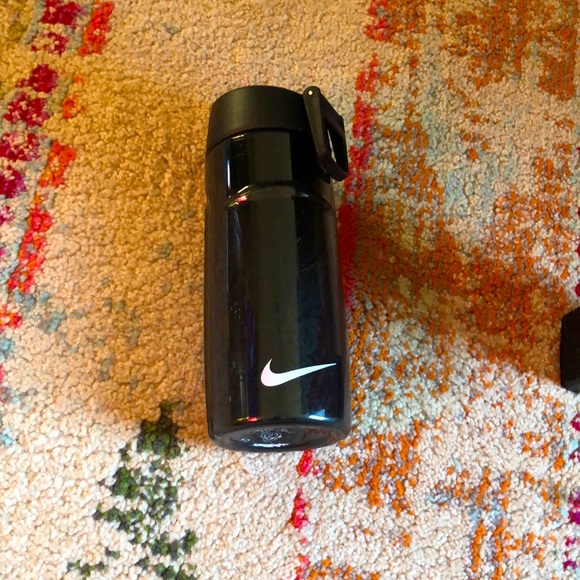 🧜🏼♀️3 for $15 item!🧜🏼♀️ Nike water bottle